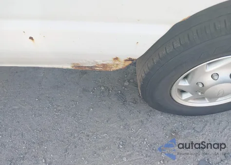 2011 Ford E-250 Commercial z USA, uszkodzony, nr VIN 1FTNE2EW5BDA65535